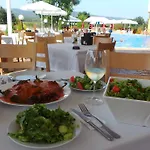 Family Orios Hotel 3*