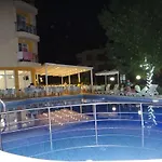 Family Orios Hotel 3*
