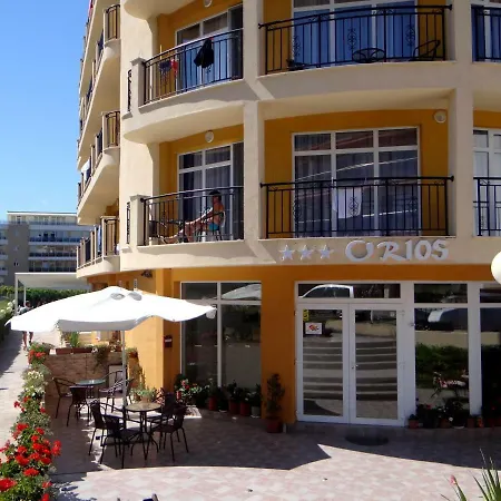 Family Orios فندق