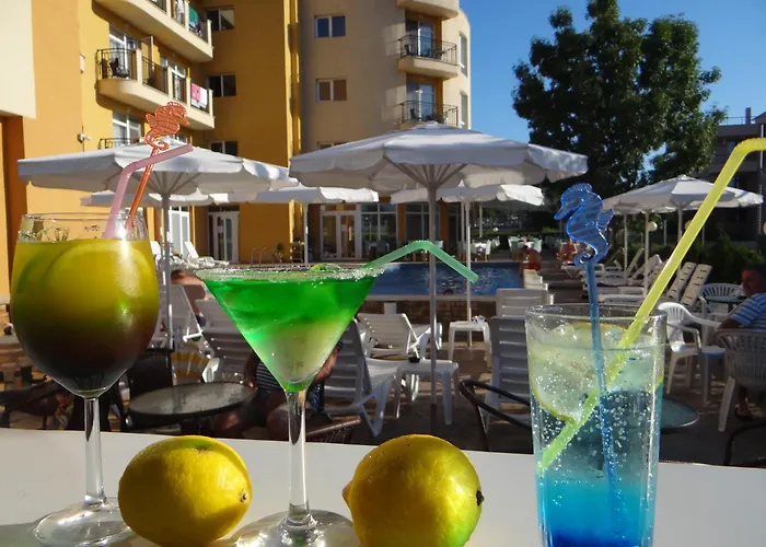 Family Orios فندق 3*