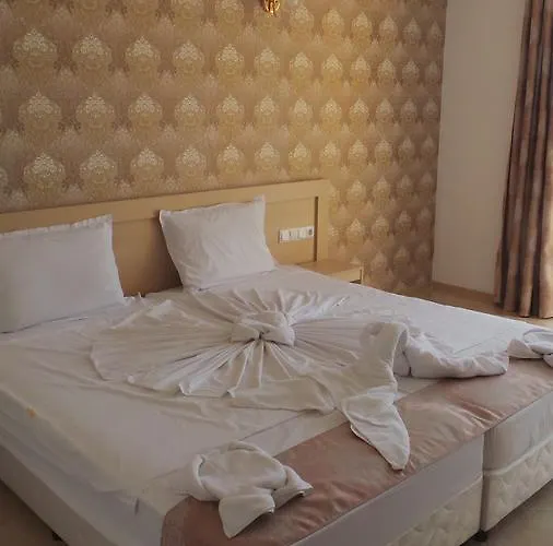 Family Orios فندق 3*