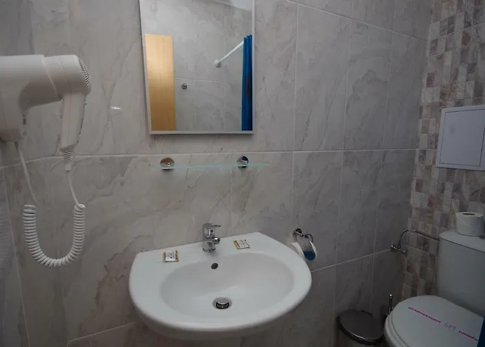 Family Orios فندق 3*