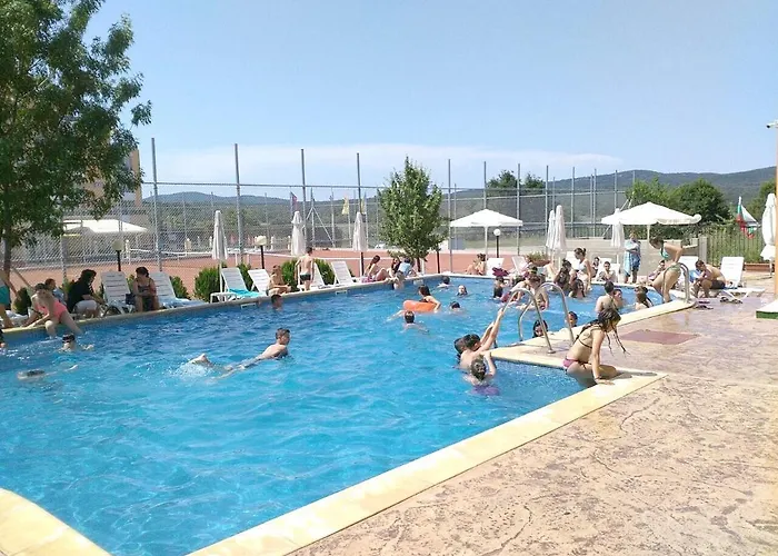 فندق Family Orios 3*